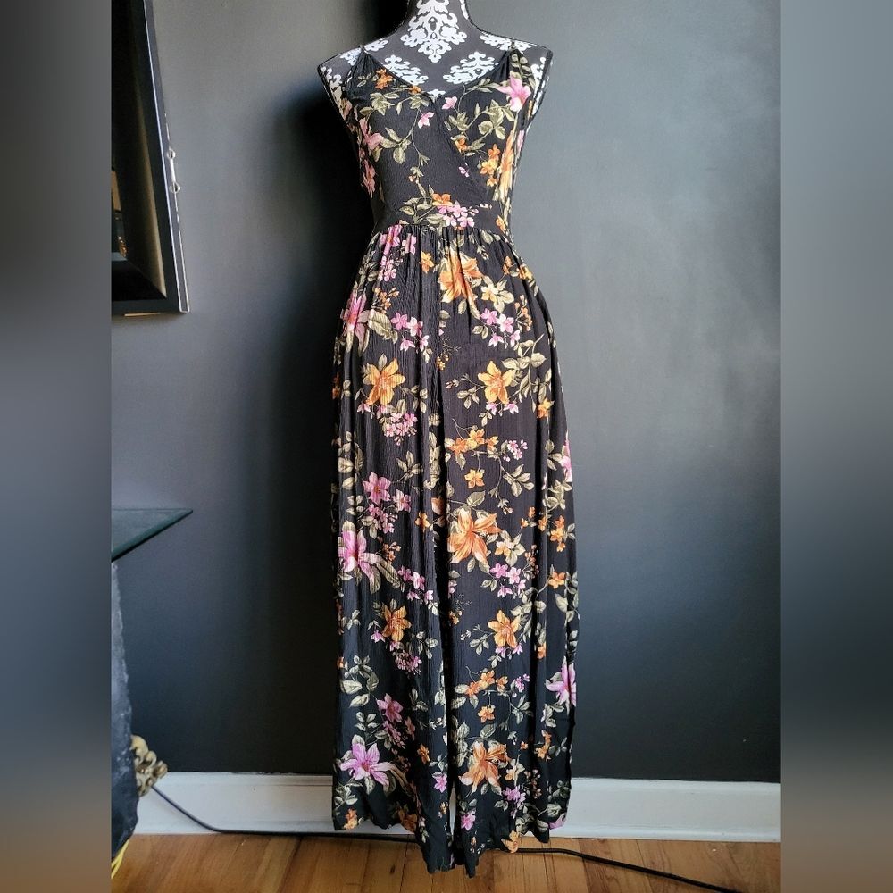 AMERICAN EAGLE Women's Floral Jumpsuit V-Neck Tie Back High Side Split Leg Sz S